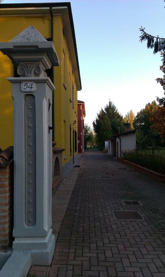 Al 54 Bed & Breakfast San Giorgio di Mantova Exterior photo